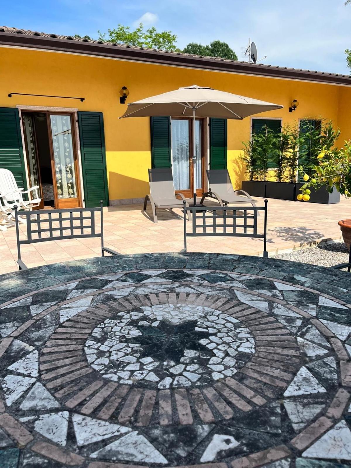 Poli Villa'S Apartment Bardolino Exteriér fotografie